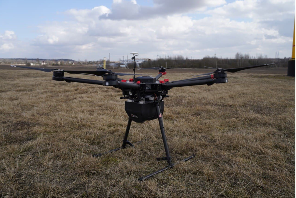 Helicopter-mounted methane detector